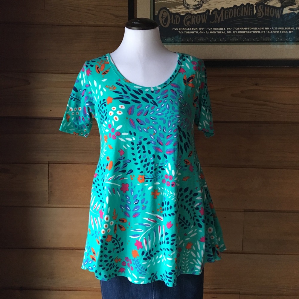 LULAROE 🌟 Green Stretchy Swing Top